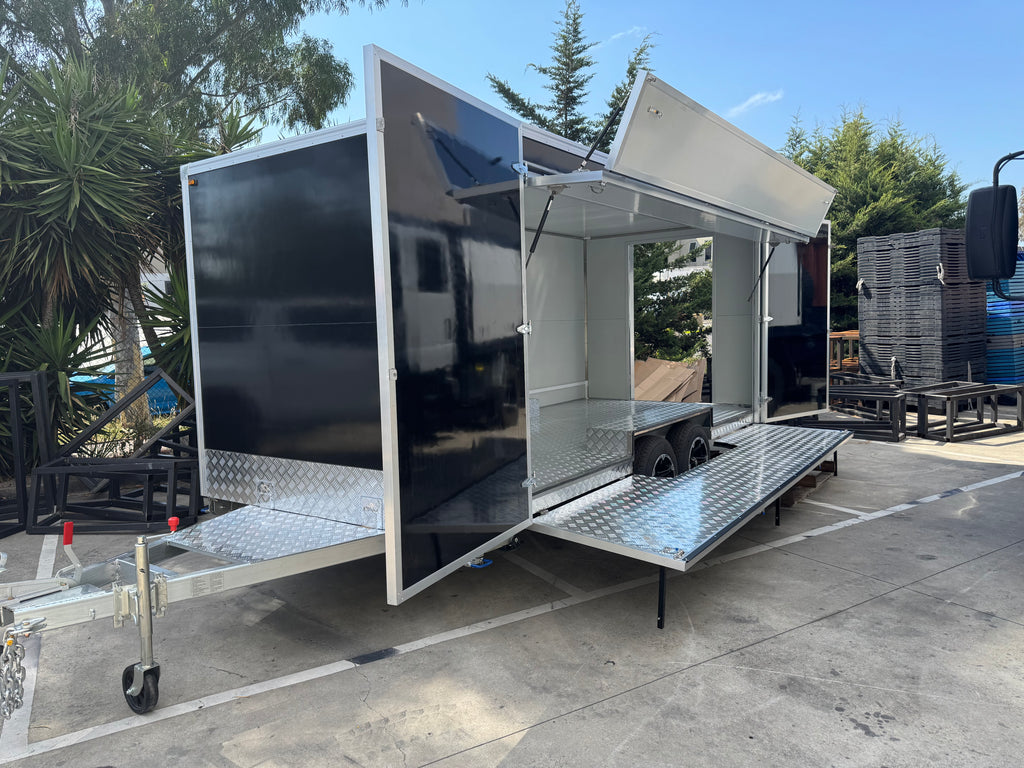 Merchandise Retail Trailer with Boards MT-B5M