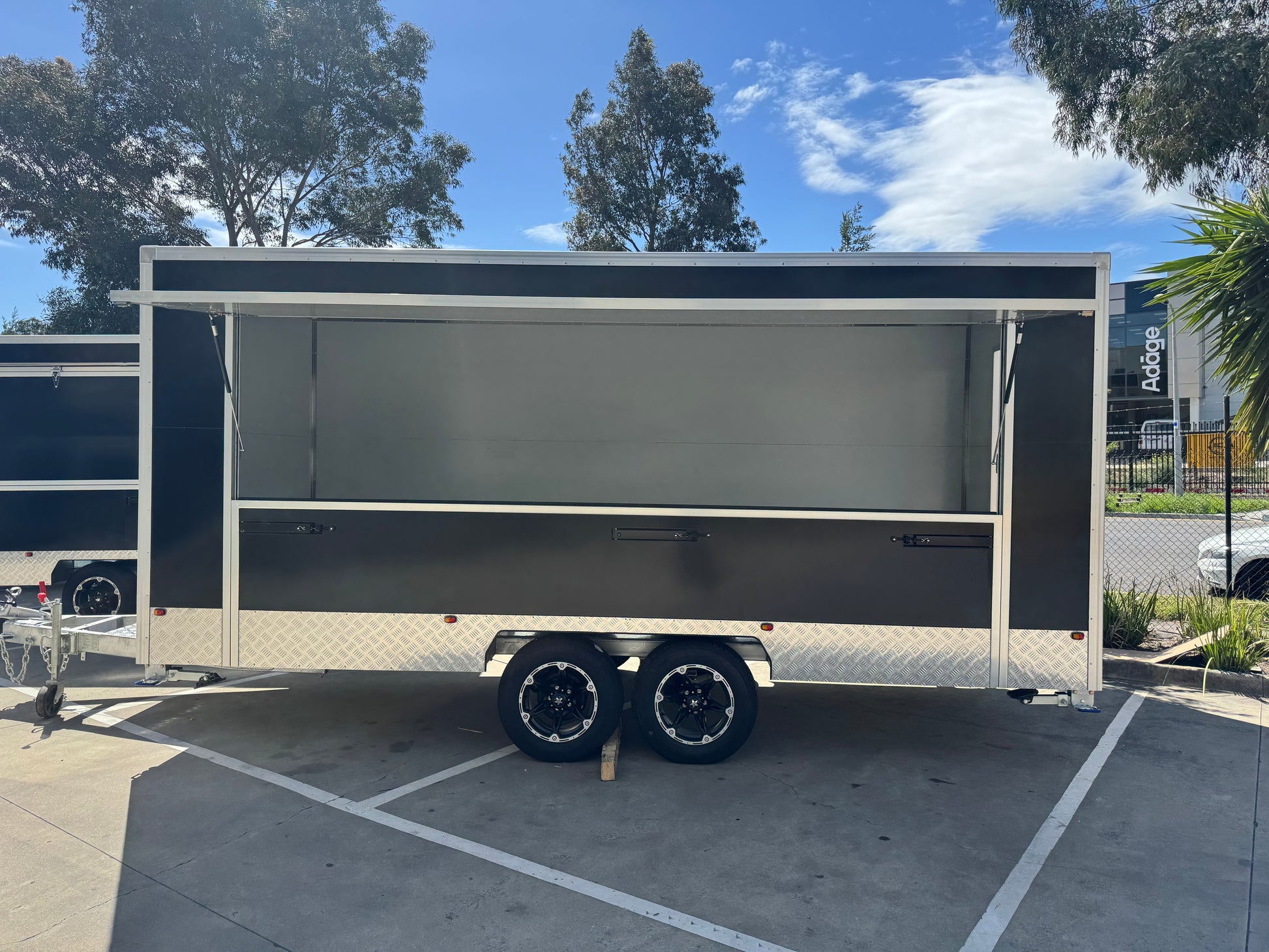 Merchandise Retail Trailer MT-5M