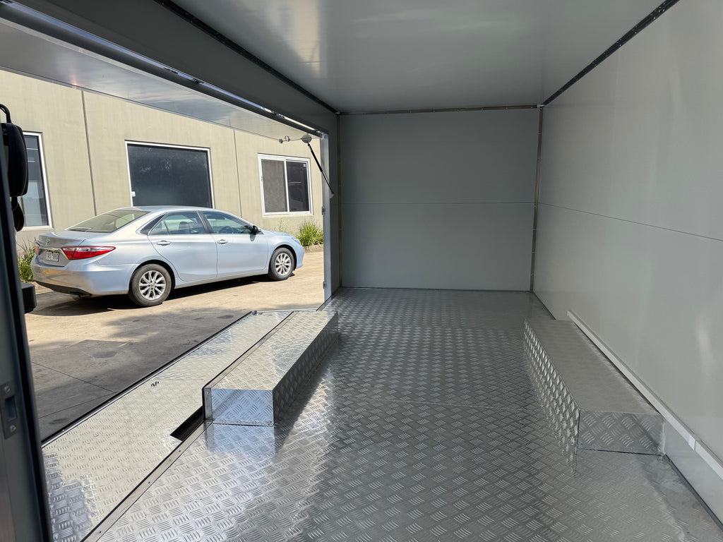 Merchandise Retail Trailer with Boards MT-B5M