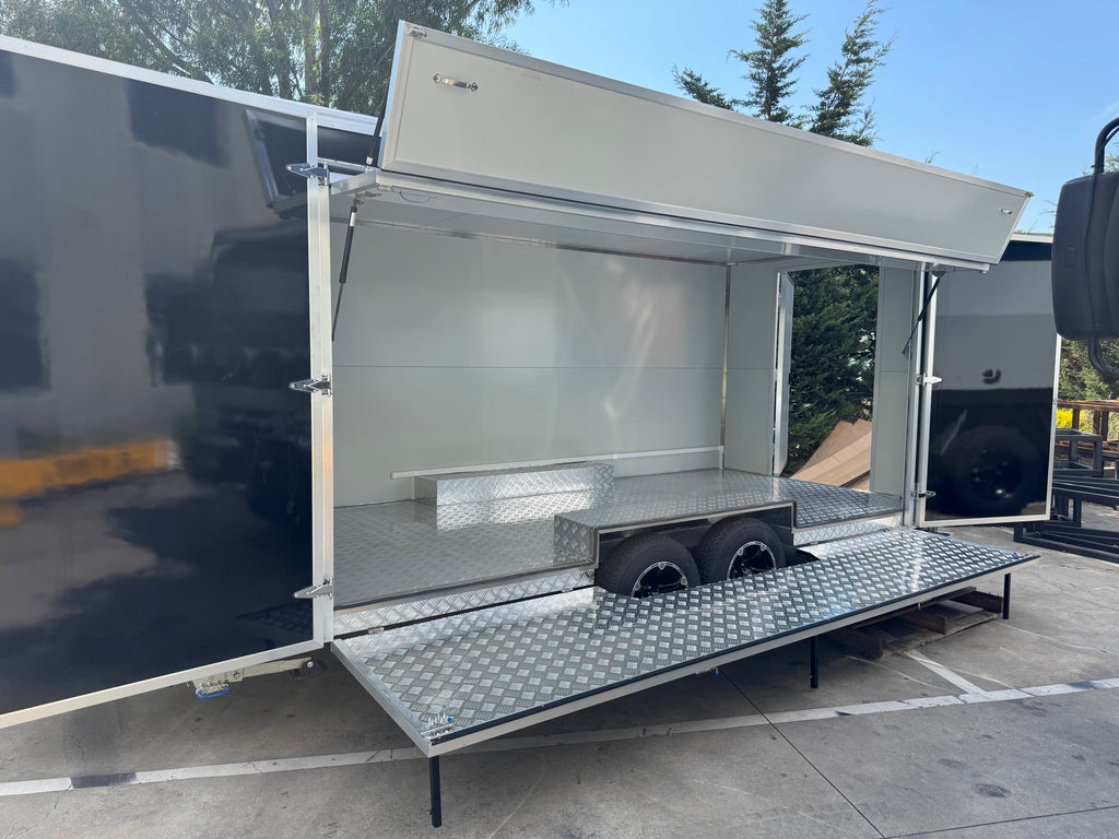 Merchandise Retail Trailer with Boards MT-B5M