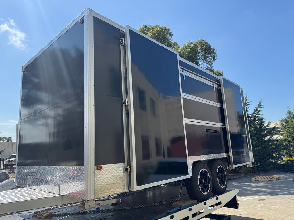 Merchandise Retail Trailer with Boards MT-B5M