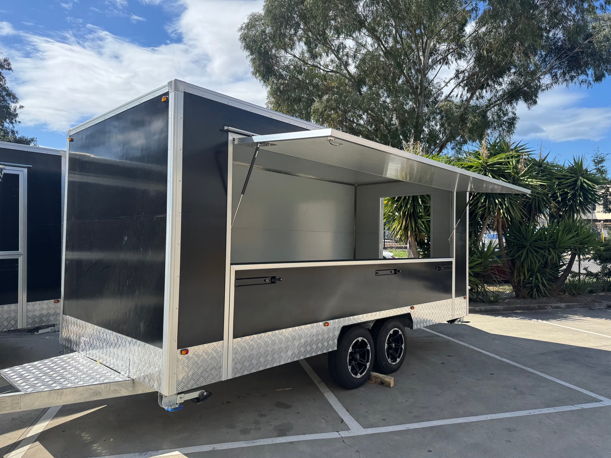 Merchandise Retail Trailer MT-5M