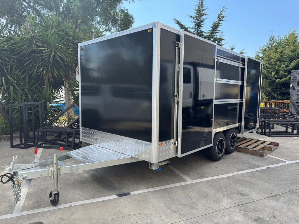 Merchandise Retail Trailer with Boards MT-B5M
