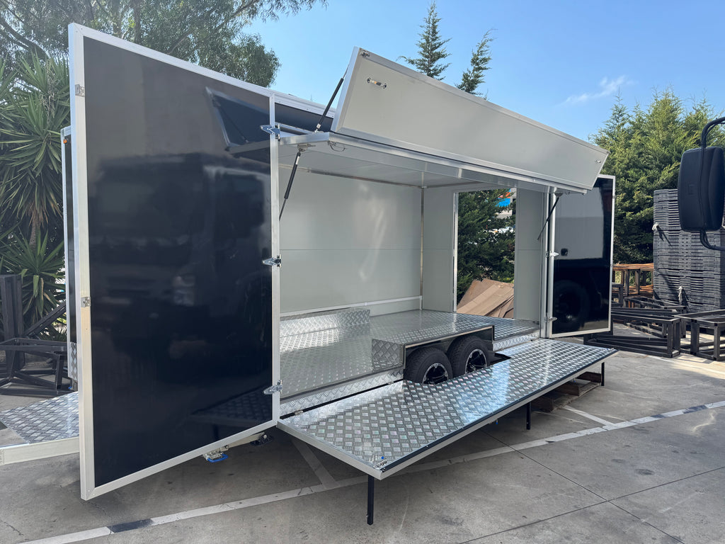 Merchandise Retail Trailer with Boards MT-B5M