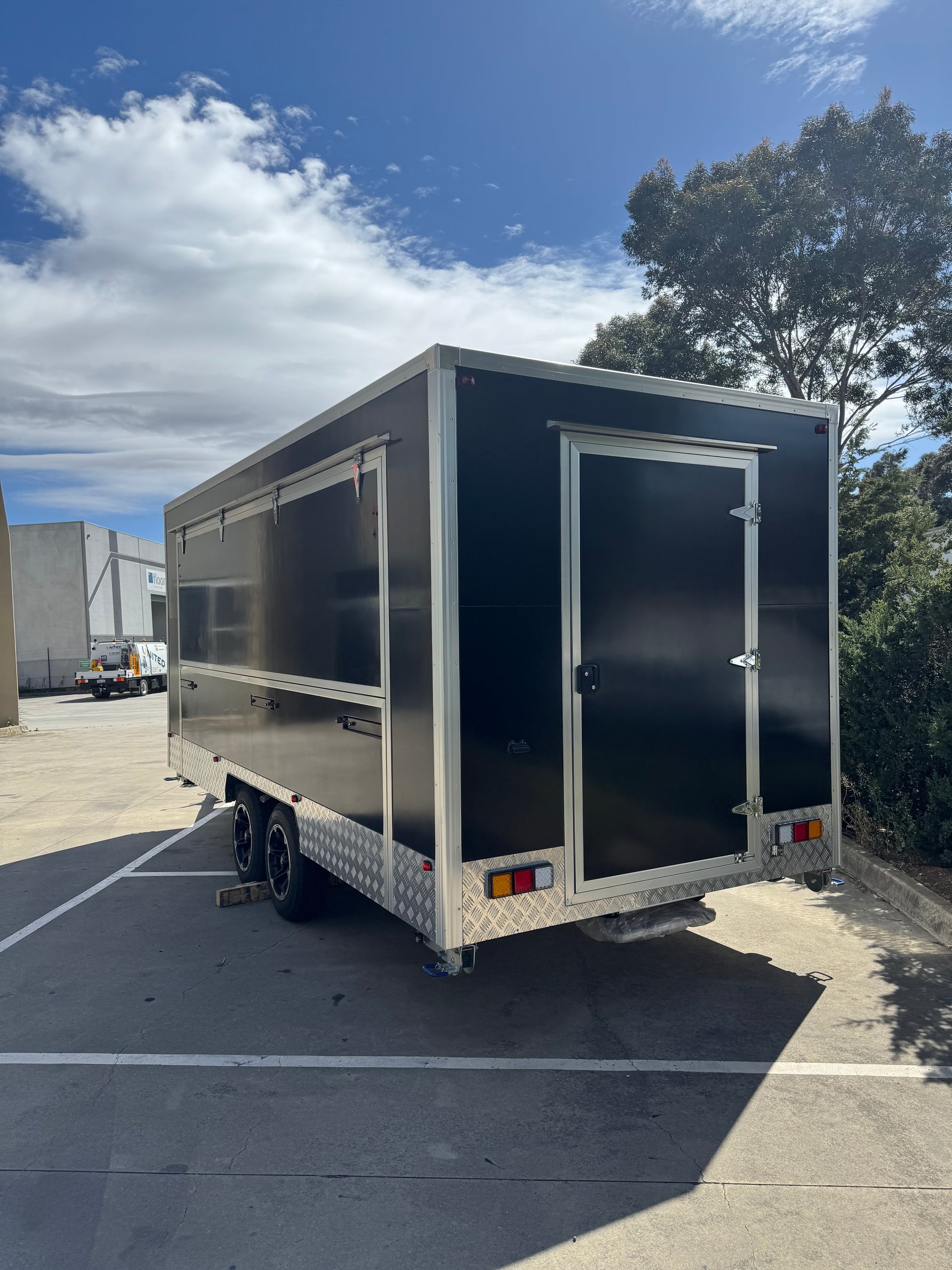 Merchandise Retail Trailer MT-5M