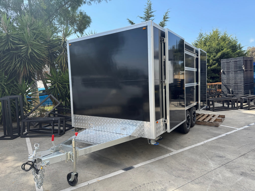 Merchandise Retail Trailer with Boards MT-B5M