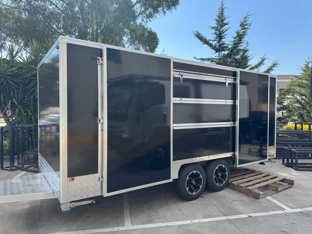 Merchandise Retail Trailer with Boards MT-B5M