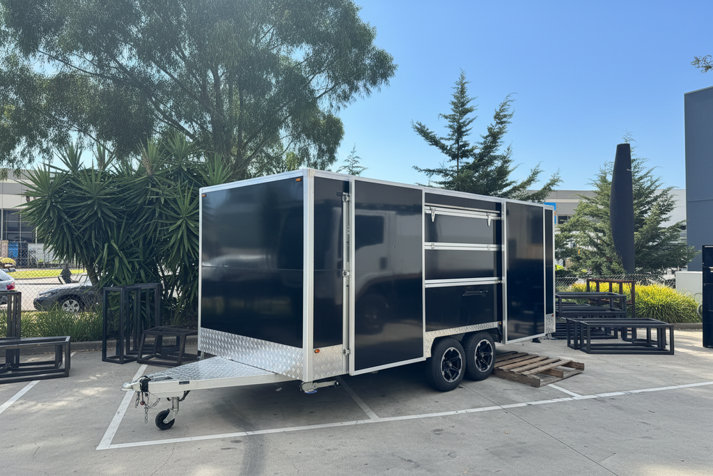 Merchandise Retail Trailer with Boards MT-B5M