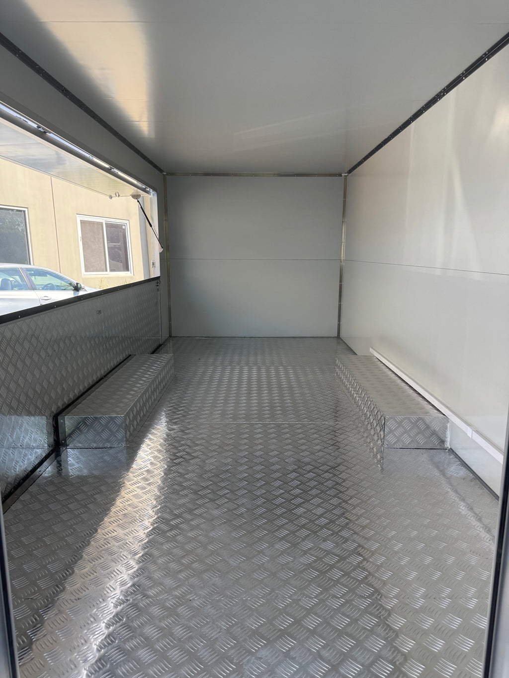 Merchandise Retail Trailer with Boards MT-B5M