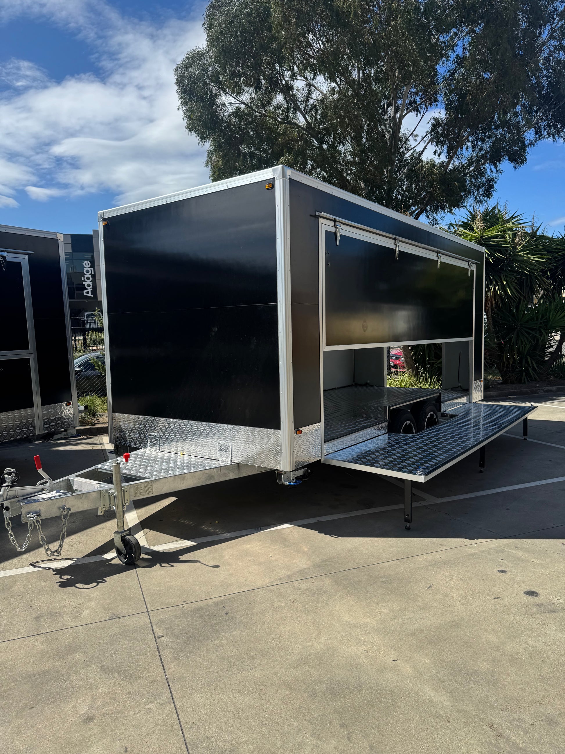 Merchandise Retail Trailer MT-5M