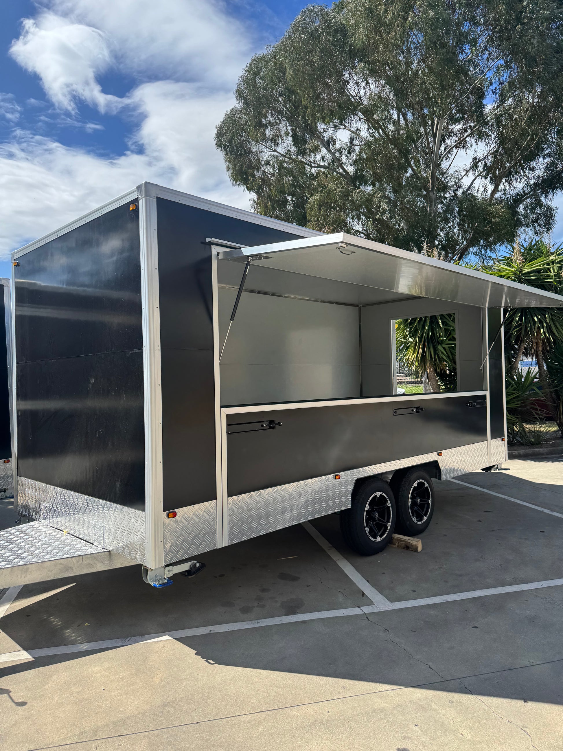 Merchandise Retail Trailer MT-5M