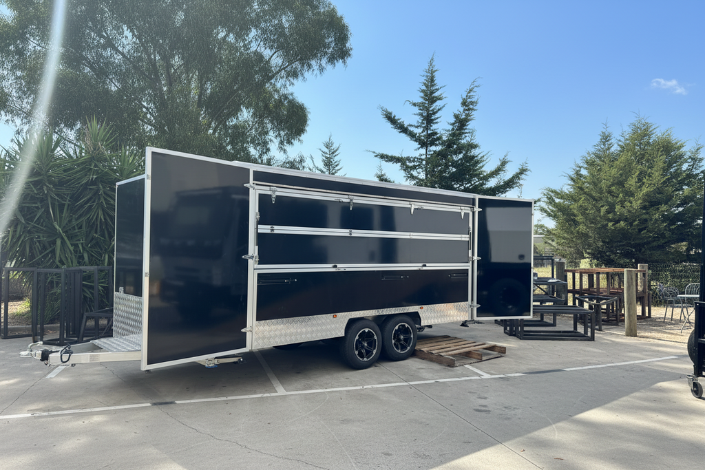 Merchandise Retail Trailer with Boards MT-B5M